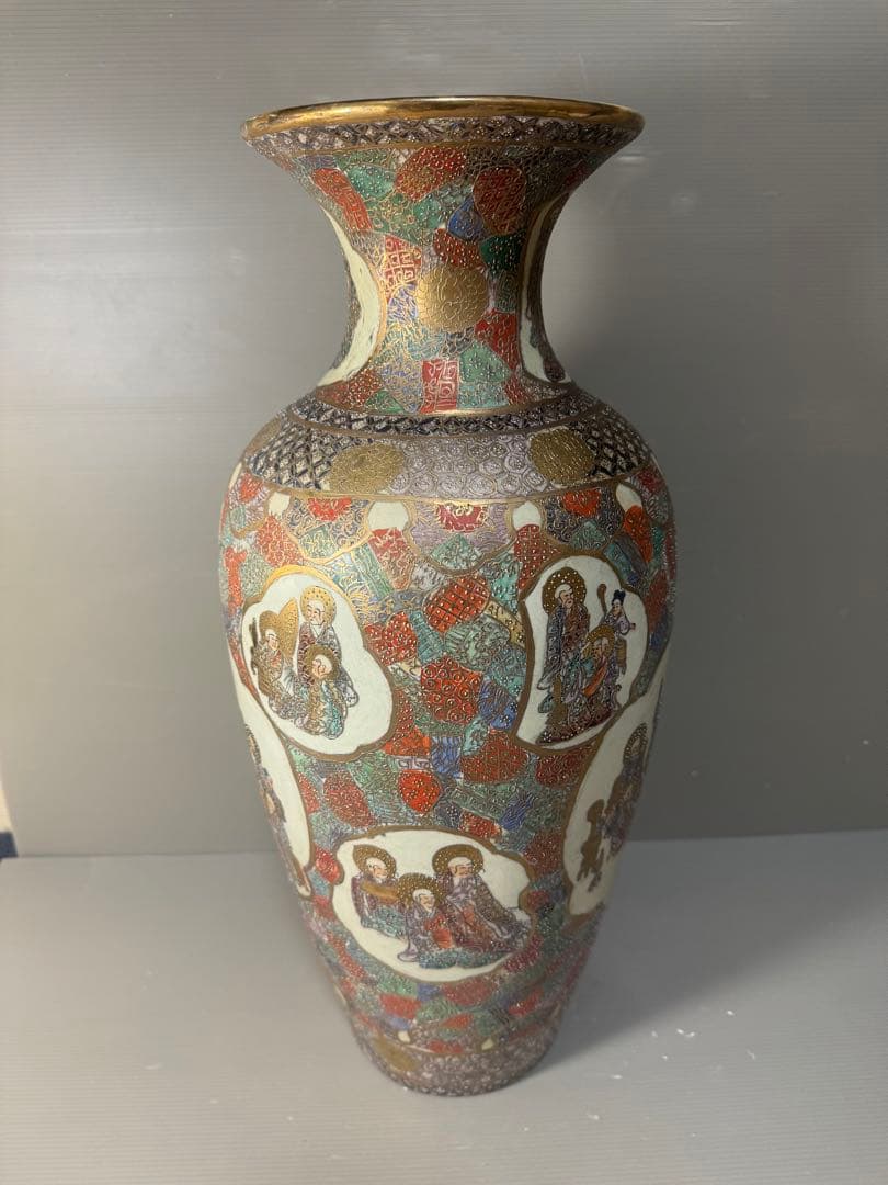 2624 骨董　薩摩焼　金襴手人物文　花瓶　大型　50cm