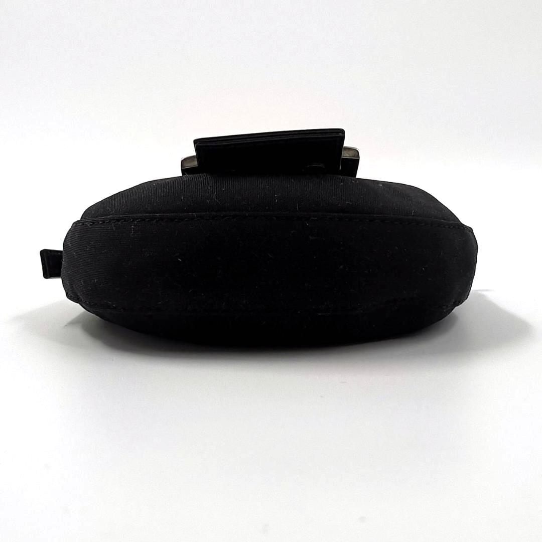 極美品 希少✨️フェンディ マンマ マイクロ クロワッサン アクセサリーポーチ