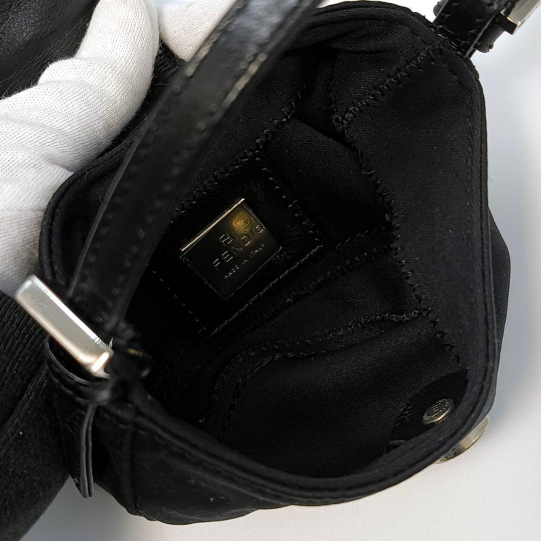 極美品 希少✨️フェンディ マンマ マイクロ クロワッサン アクセサリーポーチ