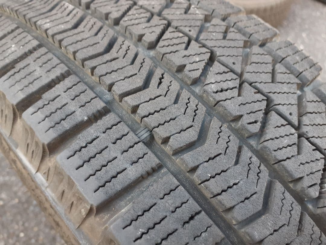 21年29週　ブリヂストンスタッドレスタイヤ 　155/65R14インチ　４本