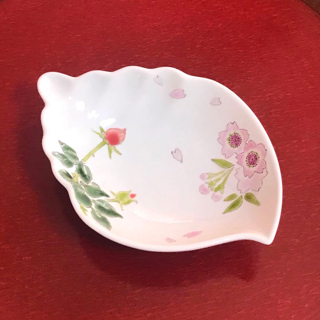 未使用保管品✨九谷焼 稔作 桜 薔薇 三つ足 皿 1枚✨さくら バラ 取り皿