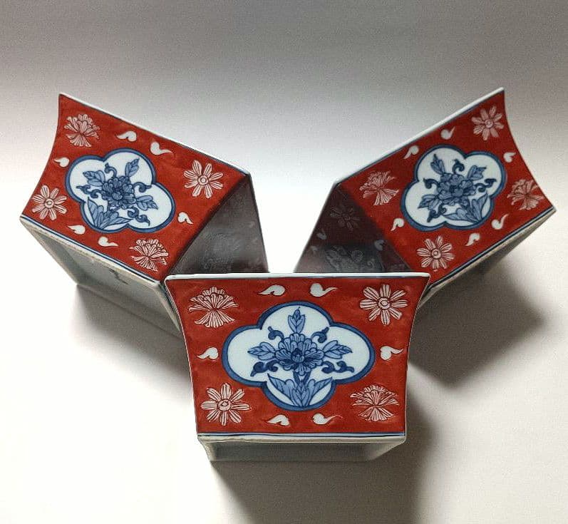 ② 源右衛門窯 染錦 赤濃菊絵 角鉢 3客組 未使用品