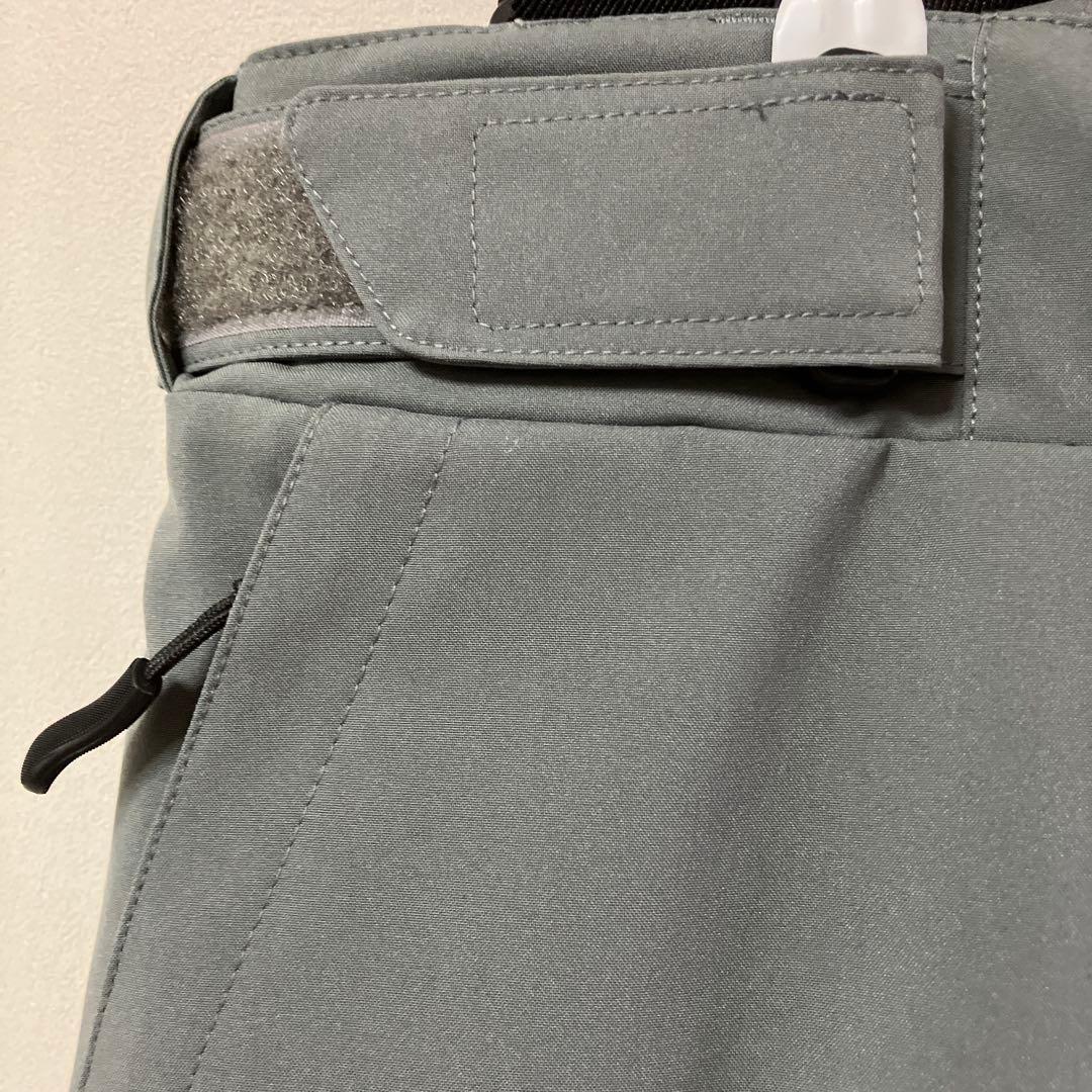 nnoumスキー、スノボーウェア上下セット新品未使用