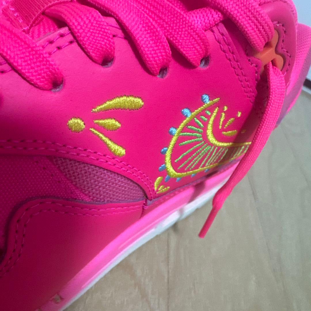 Nike Air Max 90 限定品　ネオンピンク　オール刺繍モデル