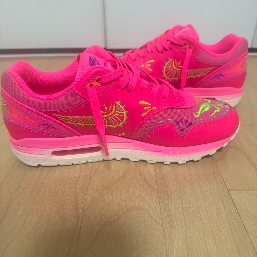 Nike Air Max 90 限定品　ネオンピンク　オール刺繍モデル