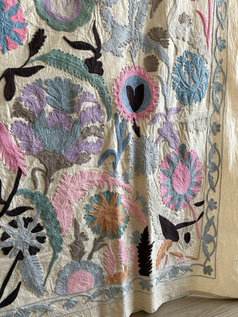 「新品未使用」　スザニ刺繍　スザニ　インドスザニ　手刺繍　インド　一点もの