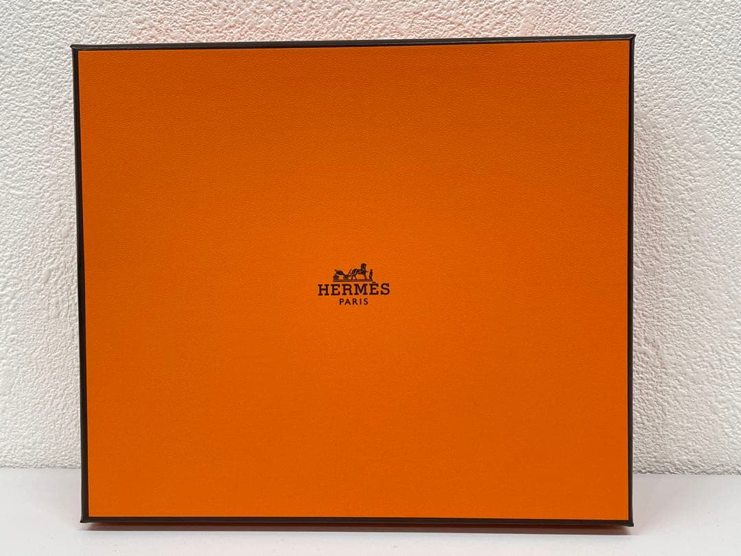 【新品未使用】　エルメス アッシュデコ 丸型プレート 14cm ブラックペア