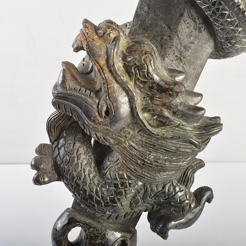 玉石彫刻　龍神　具利伽羅大龍　不動明王　約2kg　唐木台付　V　R7519