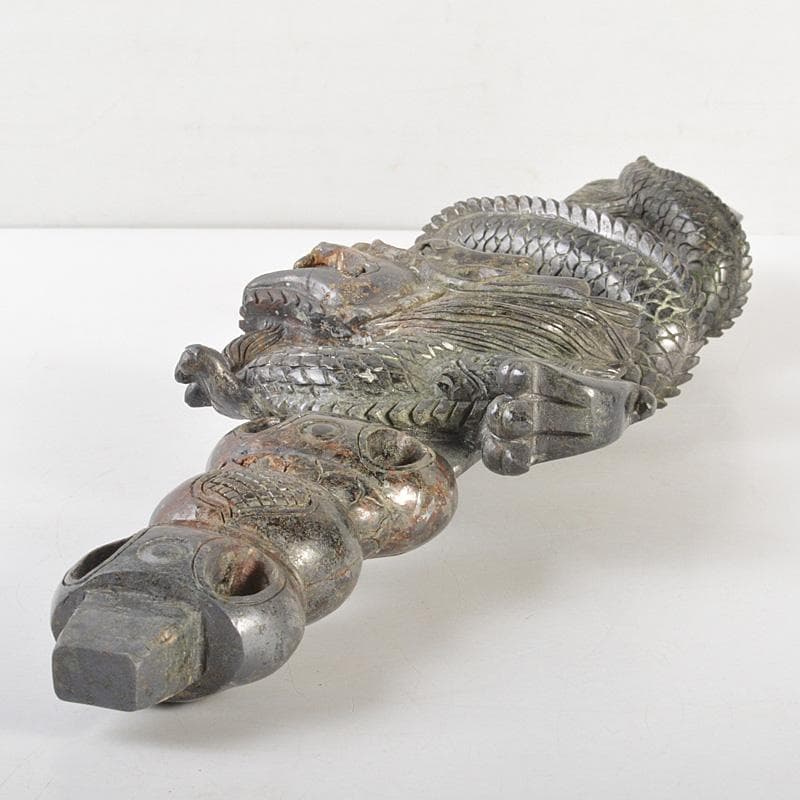 玉石彫刻　龍神　具利伽羅大龍　不動明王　約2kg　唐木台付　V　R7519