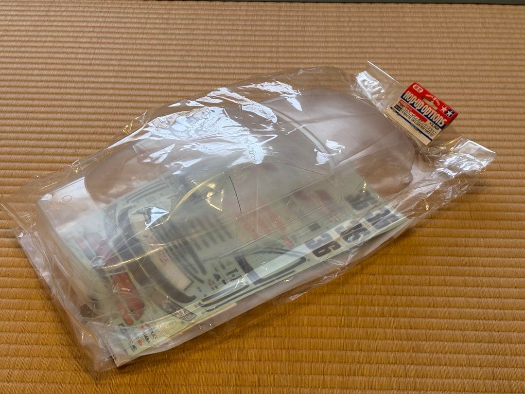 タミヤ　RC限定パーツ トムス・レビン　ボディパーツセット　品番84145