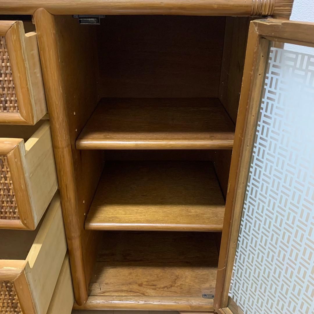 ラタン 籐家具 サイドボードチェスト 4段 ヴィンテージ ガラス扉