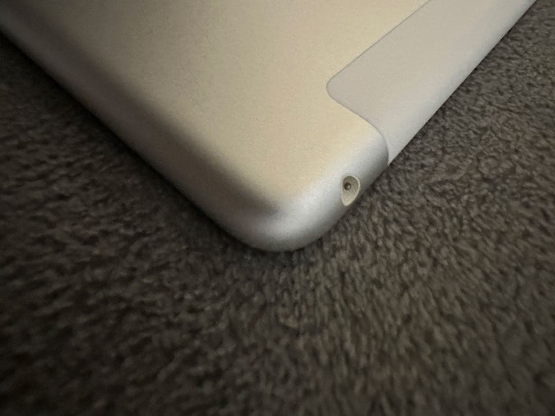 Apple iPad 第6世代 32GBホワイト 本体