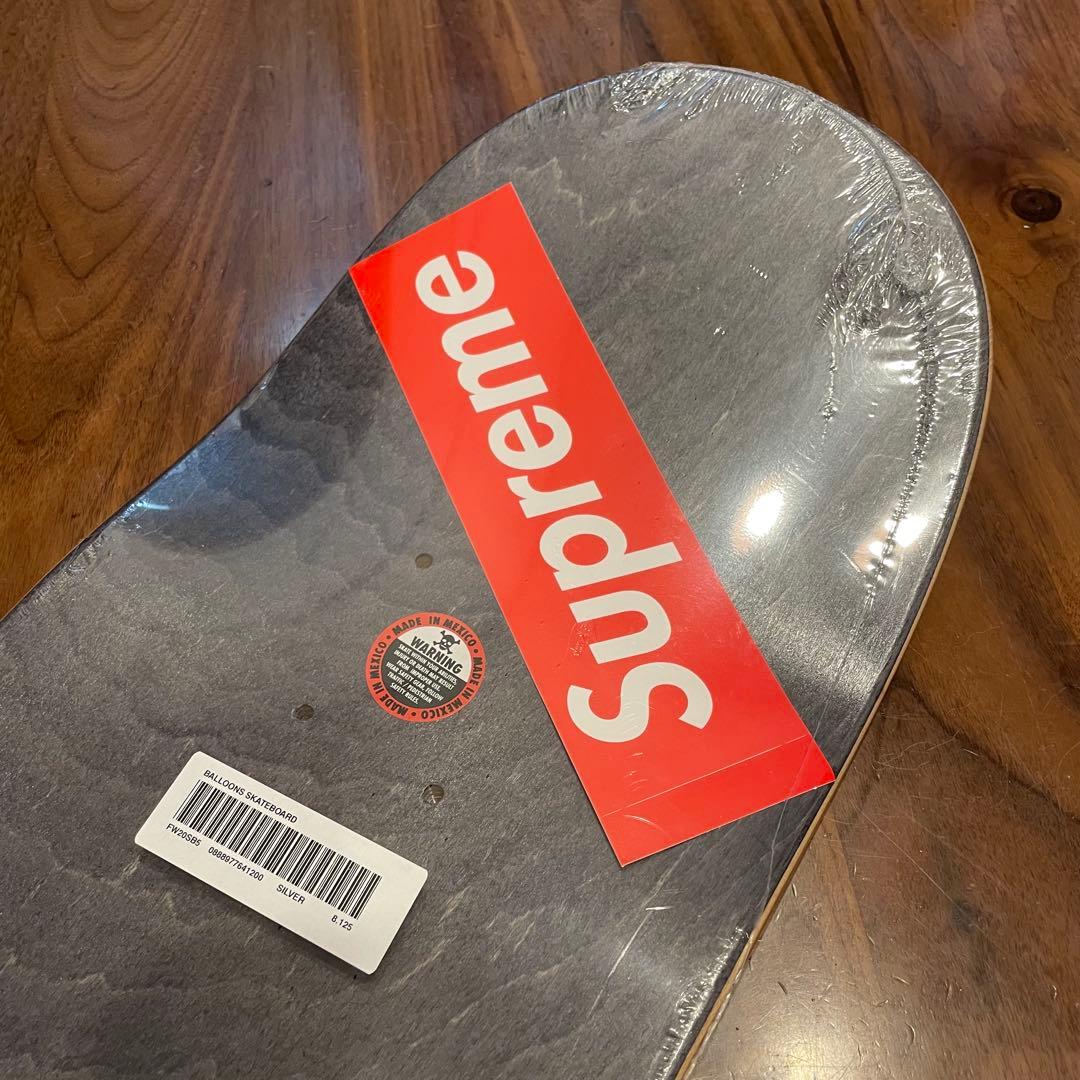 supreme シュプリーム　スケボー　スケボーデッキ　8.125 新品未使用