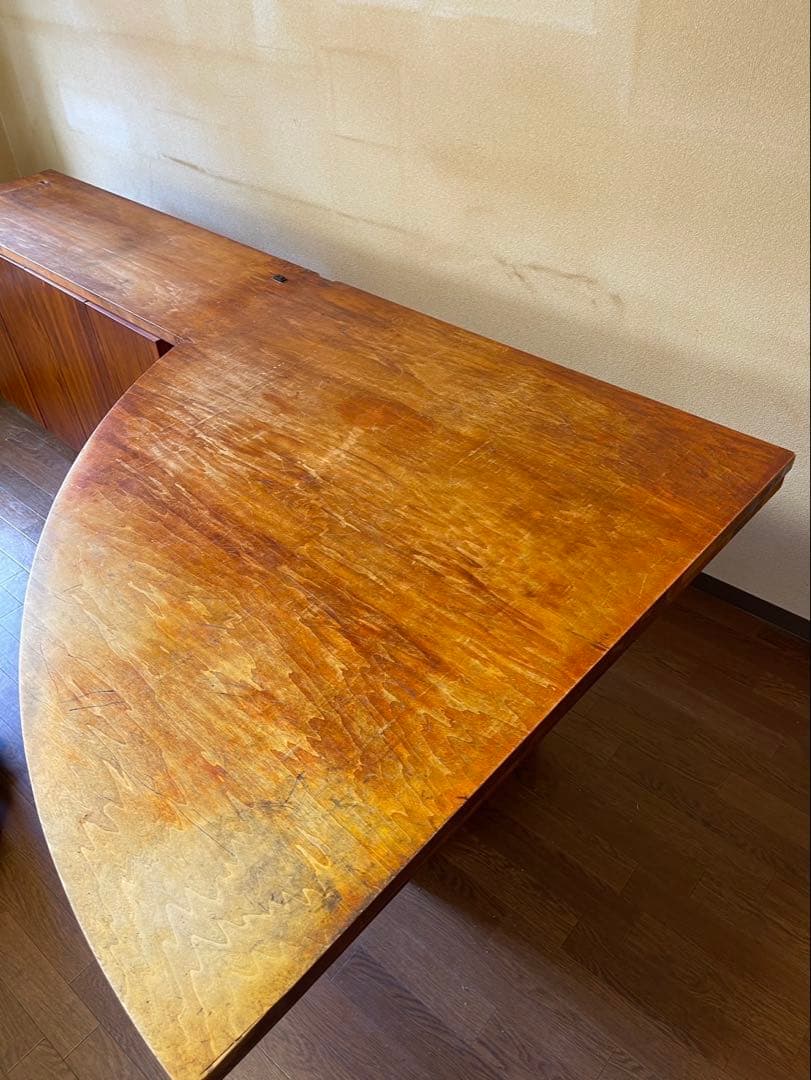 2、ラックand机一体型