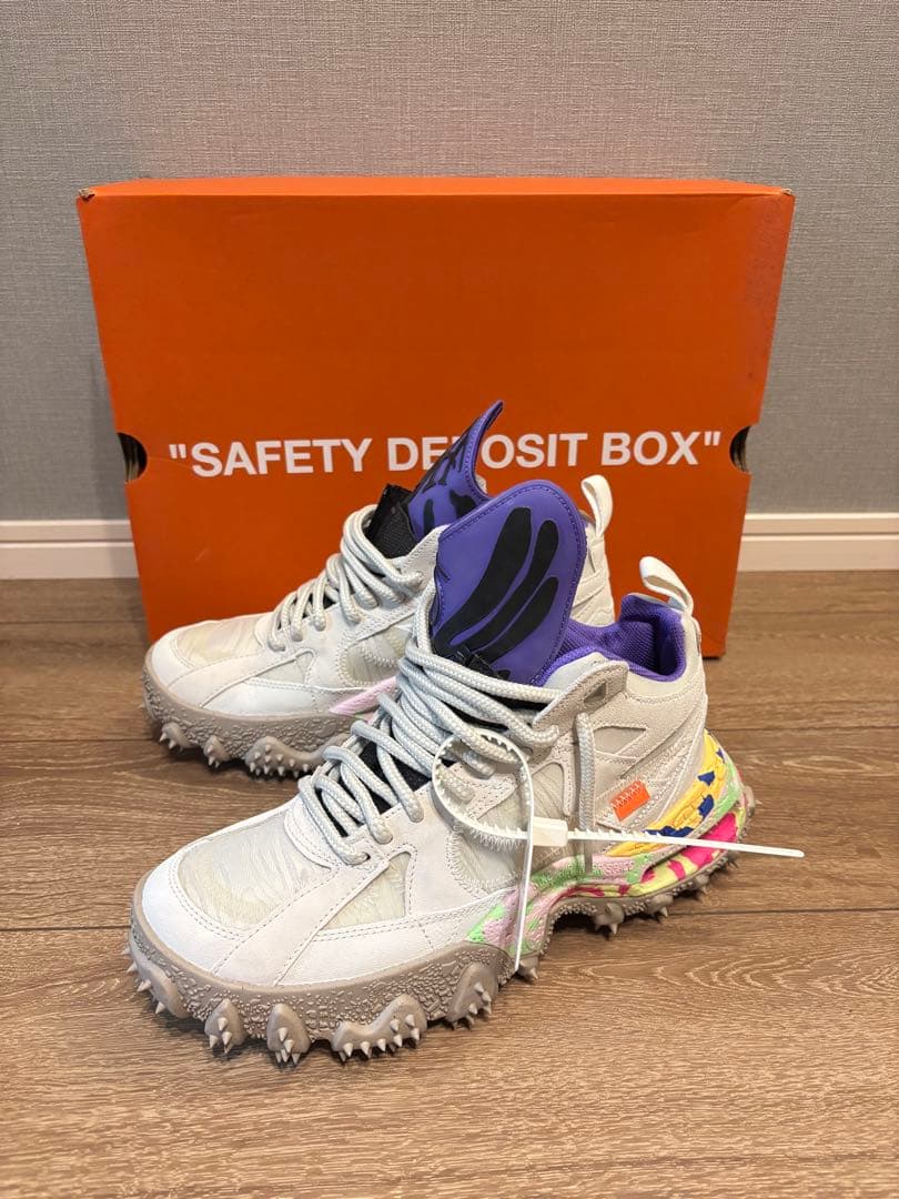 靴 Off-White x Nike Air Terra Forma