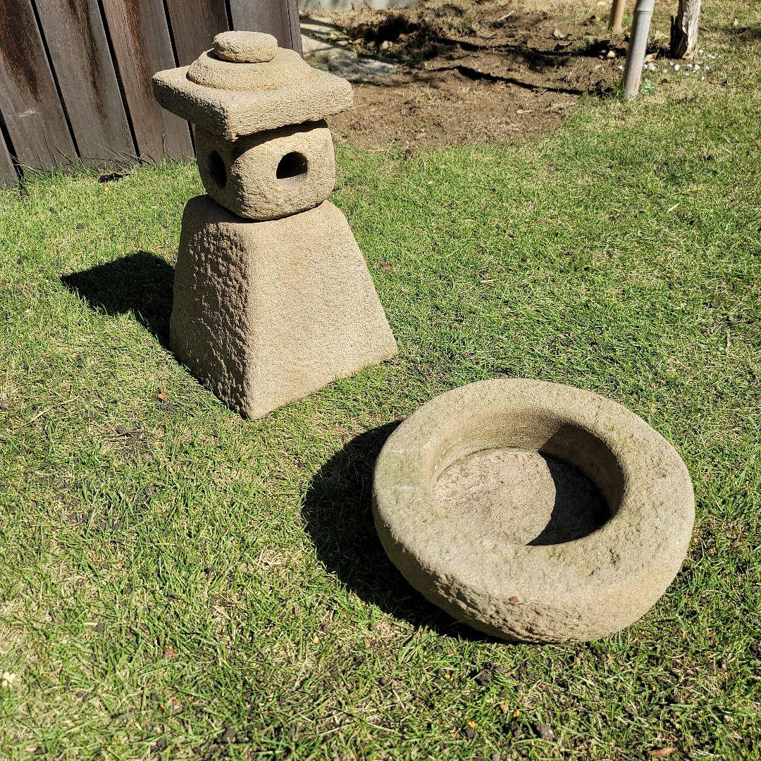 ミニ灯籠と水鉢