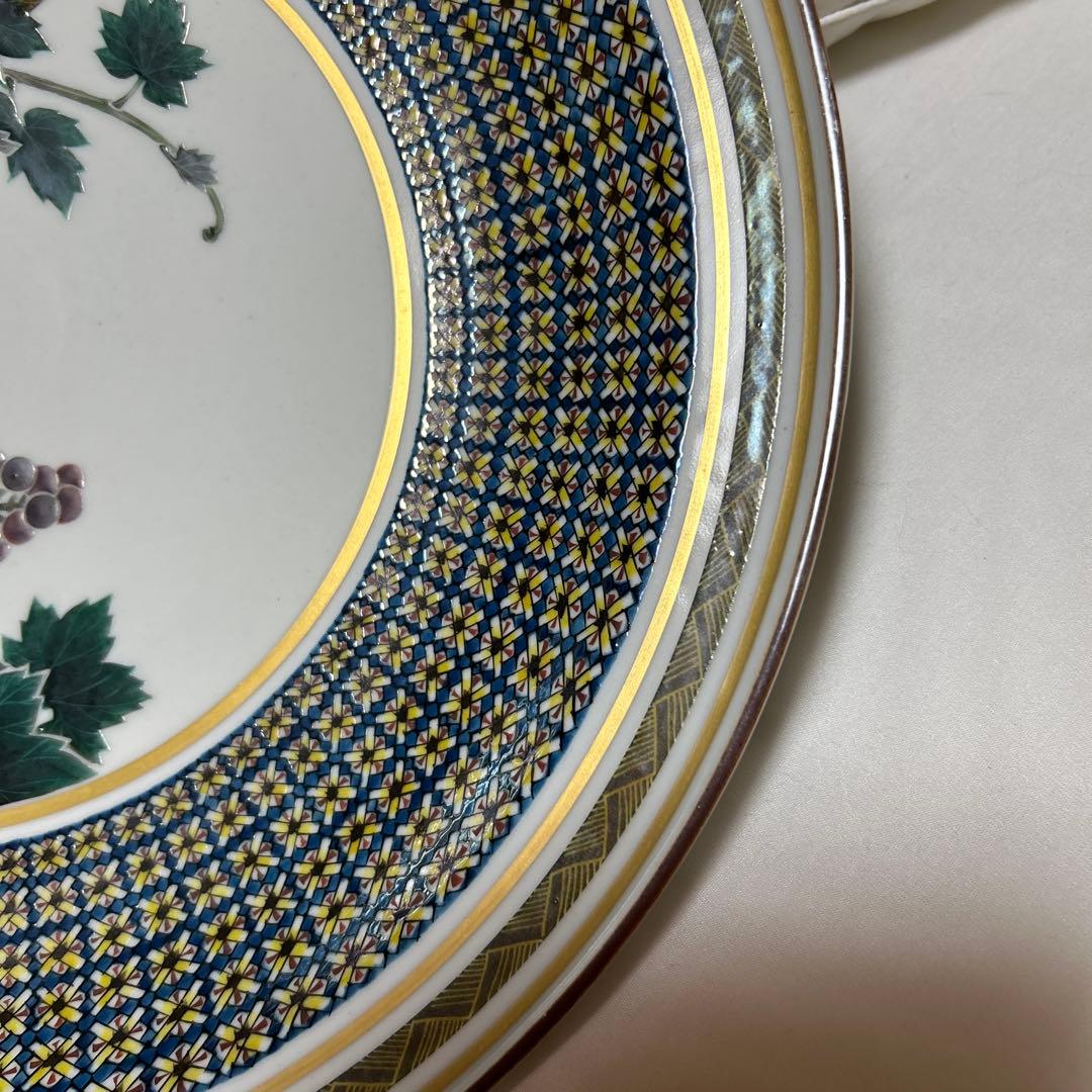 リスとブドウの陶磁器皿　武腰泰山