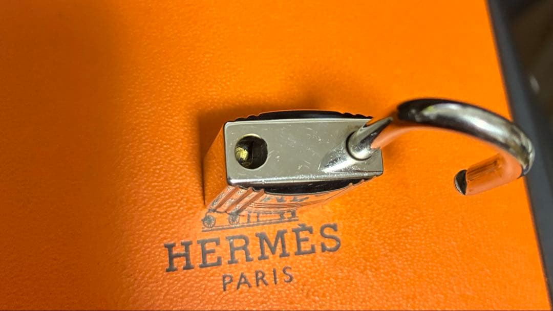 エルメス シルバー　カデナ　南京錠　パドロック　鍵　キー　NO102