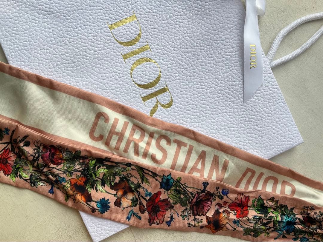 【美品】Christian Dior 花柄ピンク　リボンスカーフ　ミッツァ