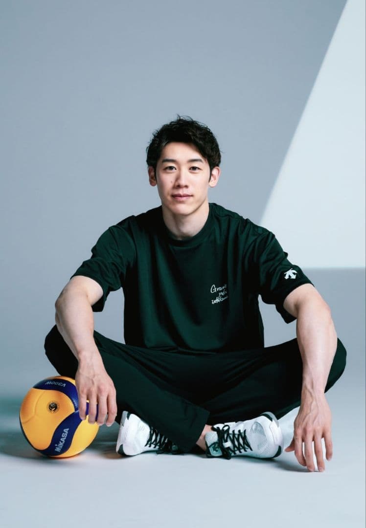 新品・未開封　DESCENTE 石川祐希選手限定 Tシャツ　Lサイズ