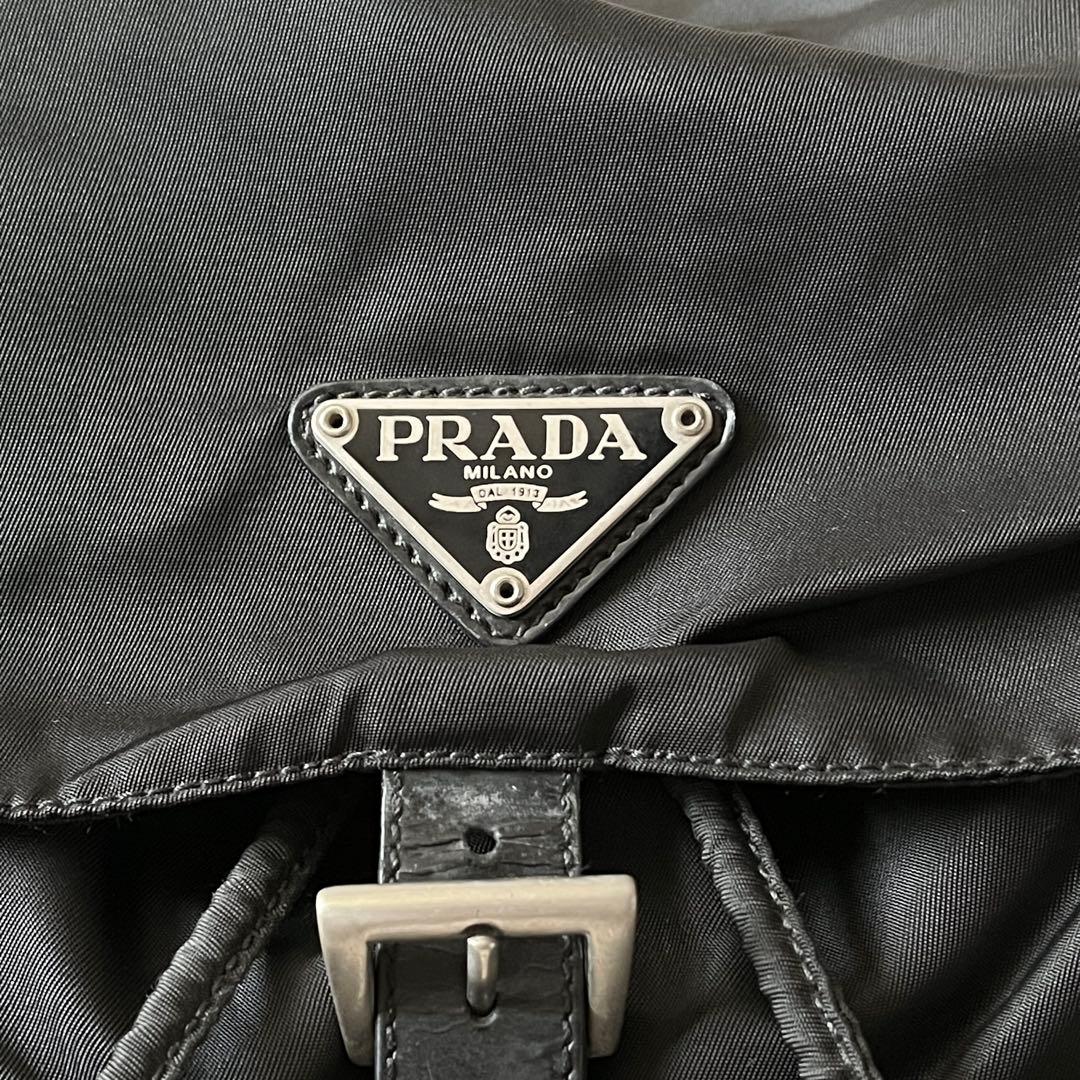 美品✨PRADAプラダ　バックパック　リュック　ナイロン　三角ロゴプレート　黒