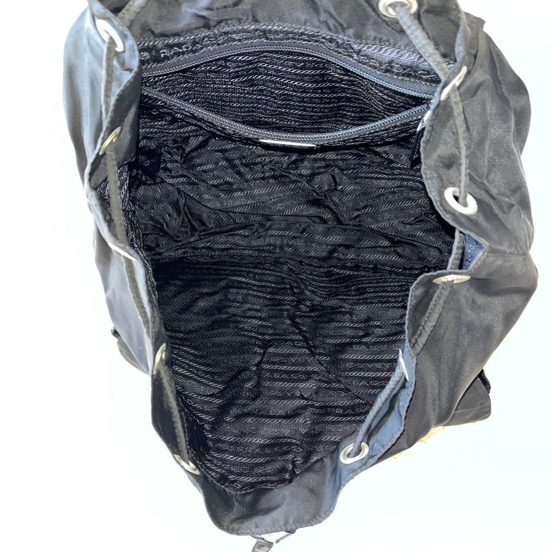 美品✨PRADAプラダ　バックパック　リュック　ナイロン　三角ロゴプレート　黒