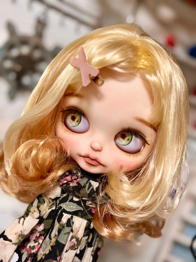 カスタムアイシードール　ネオサイズ　白肌　デフォルトヘア染色