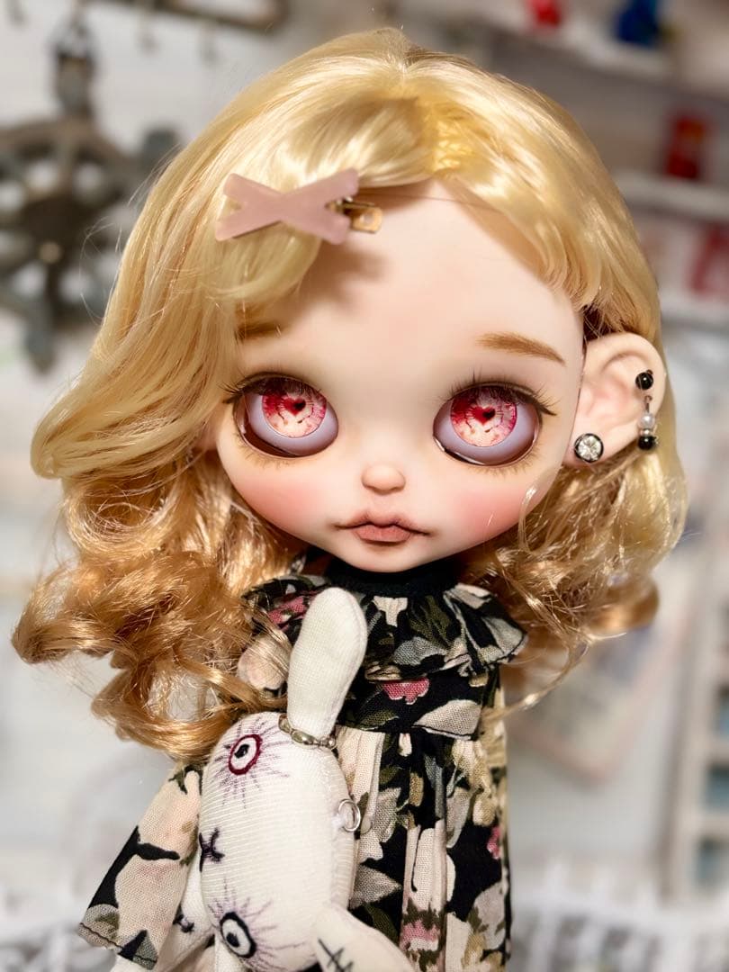 カスタムアイシードール　ネオサイズ　白肌　デフォルトヘア染色