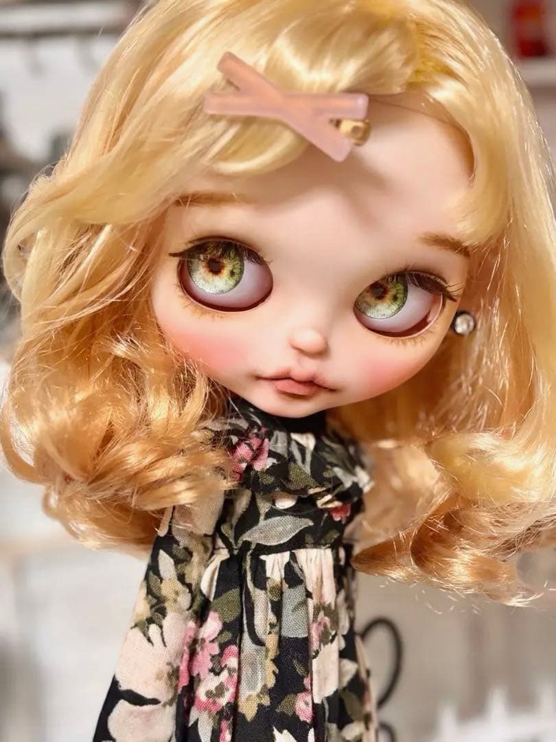 カスタムアイシードール　ネオサイズ　白肌　デフォルトヘア染色