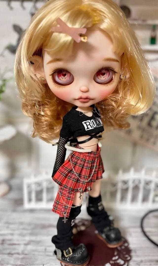 カスタムアイシードール　ネオサイズ　白肌　デフォルトヘア染色