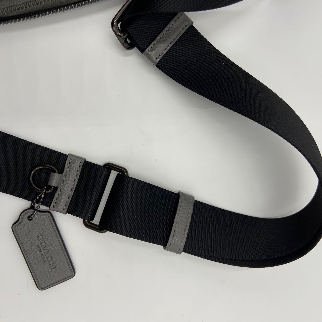 未使用級✨　コーチ ドミニク スリング パック シグネチャー レザー グレー