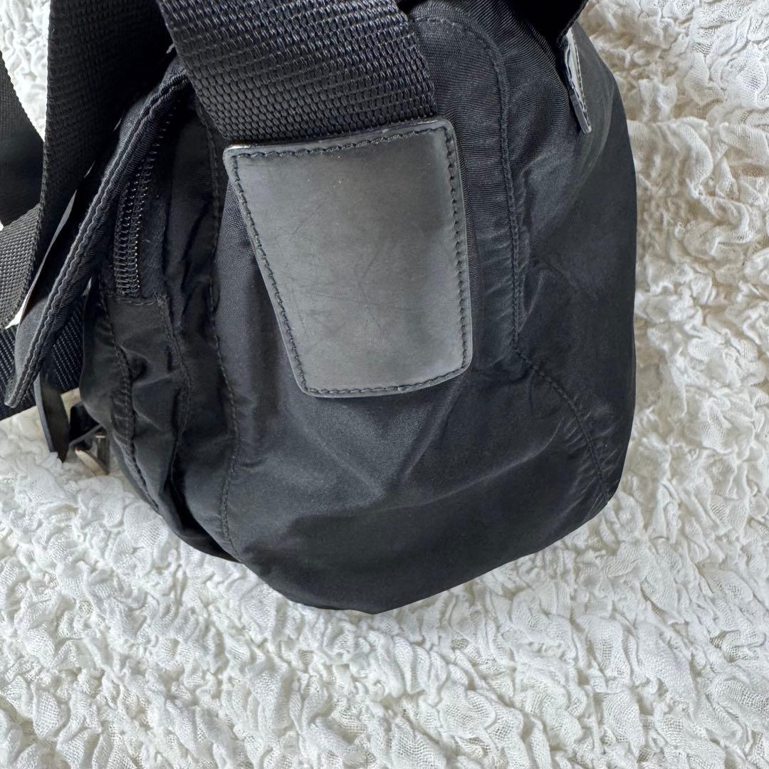 プラダ　テスートナイロン　ショルダーバッグ　メッセンジャー　ブラック　黒