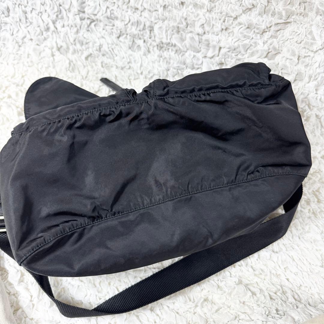 プラダ　テスートナイロン　ショルダーバッグ　メッセンジャー　ブラック　黒