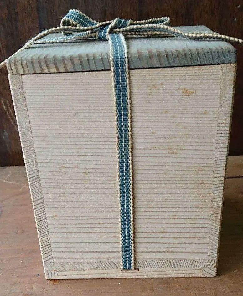 阿漕焼の掛花いれ