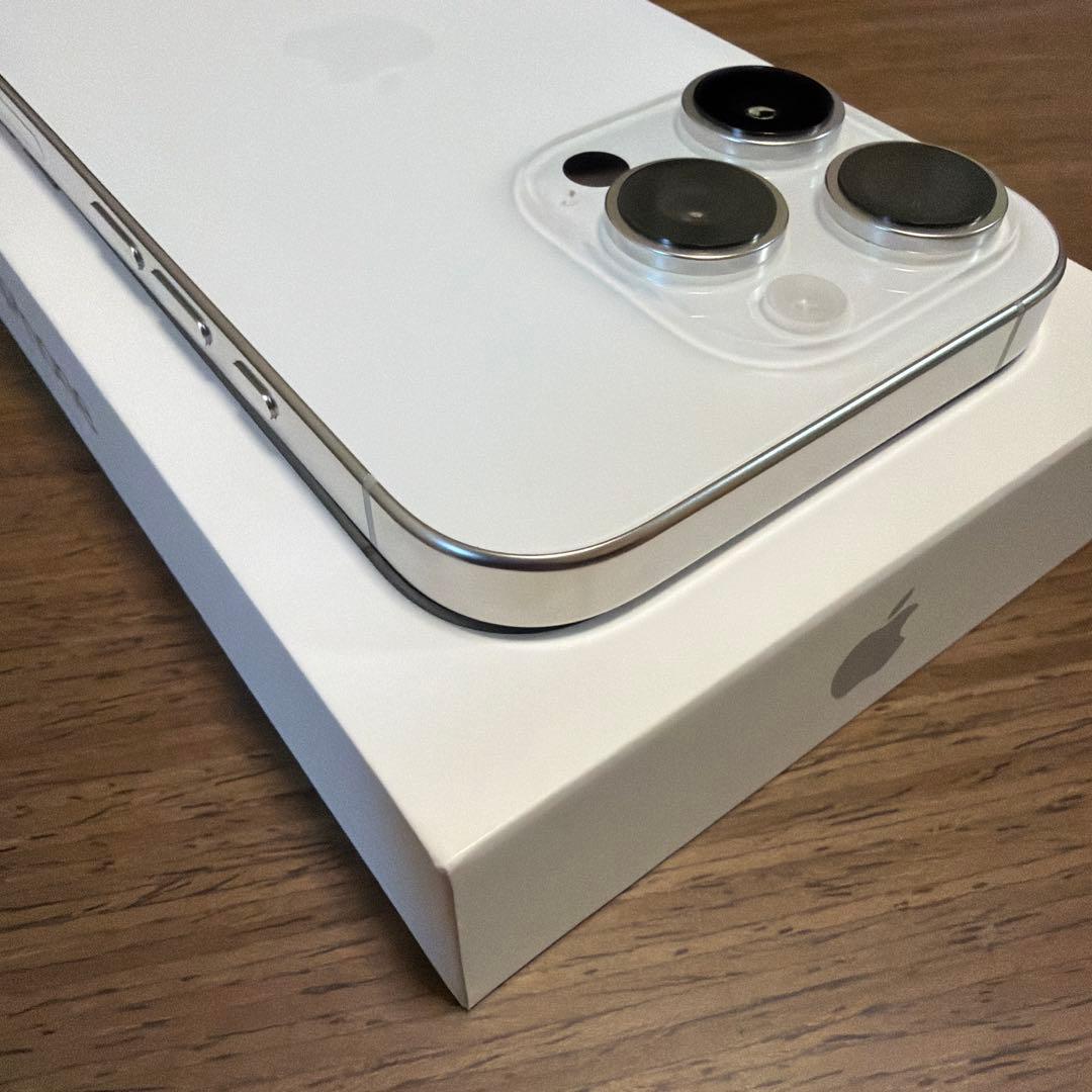 【極美品】iPhone16Pro ホワイトチタニウム 128GB