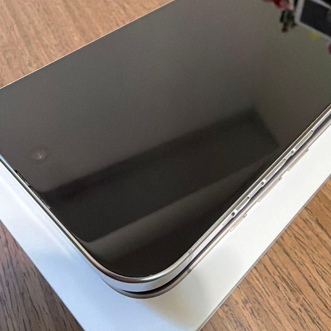【極美品】iPhone16Pro ホワイトチタニウム 128GB