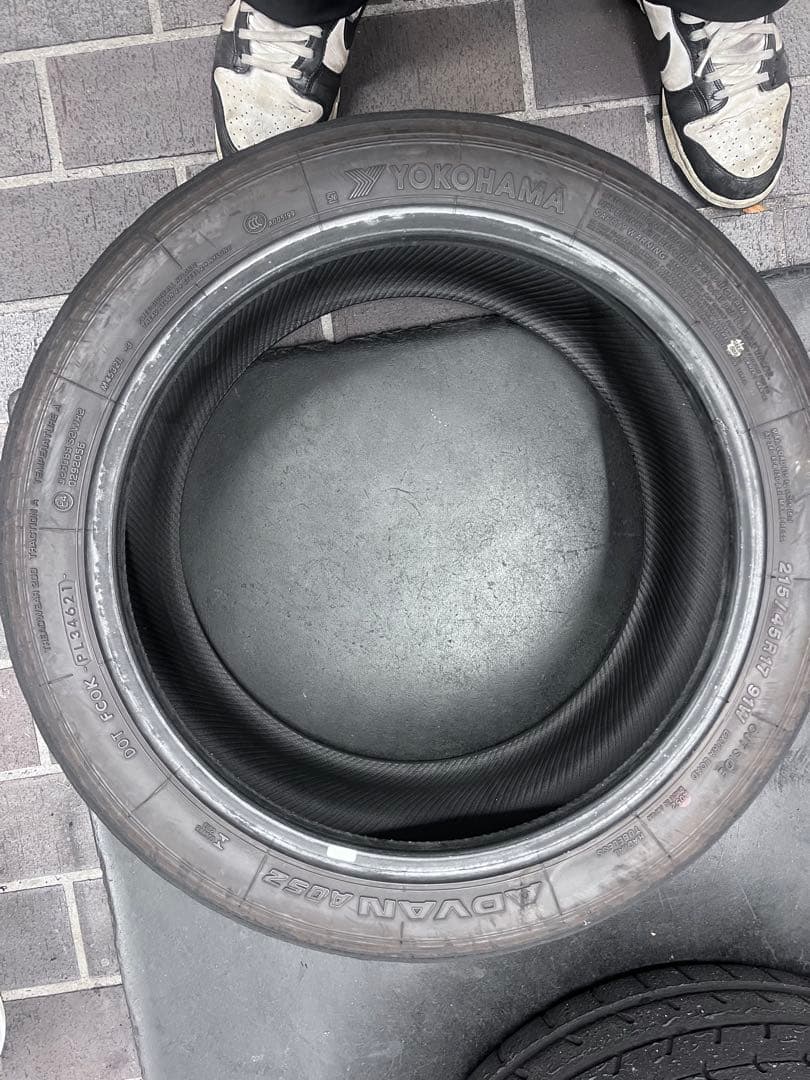 2本YOKOHAMA ADVAN A052 215/45R17