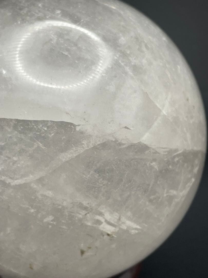 【ヒマラヤ水晶】丸玉 虹入り 約92.6㎜ 1136g 台座付き セール開催中！