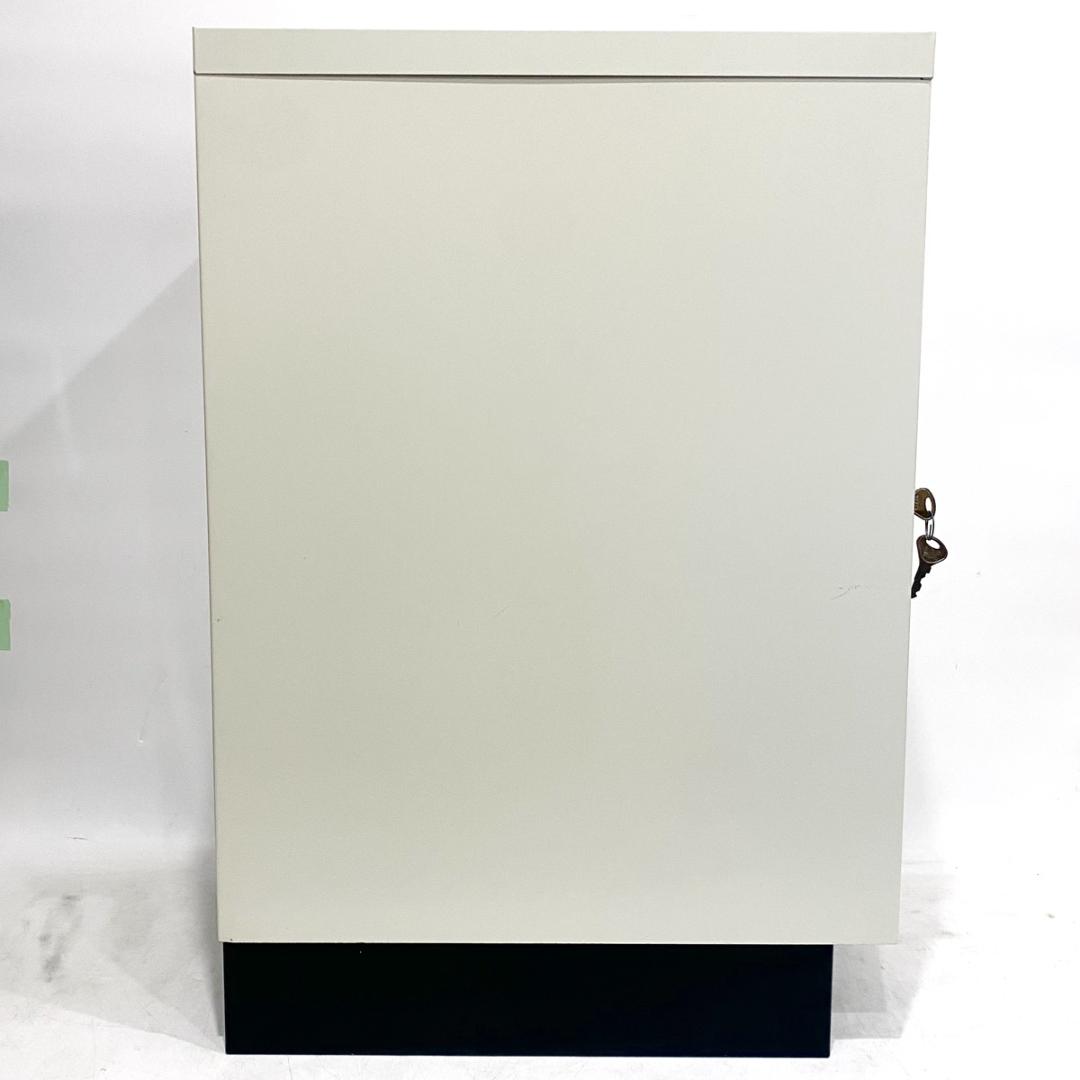 美品！ BISLEY ビスレー 鍵付き ロッカー キャビネット