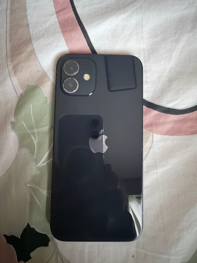 か*ん様 iPhone 12 64GB ブラック 本体