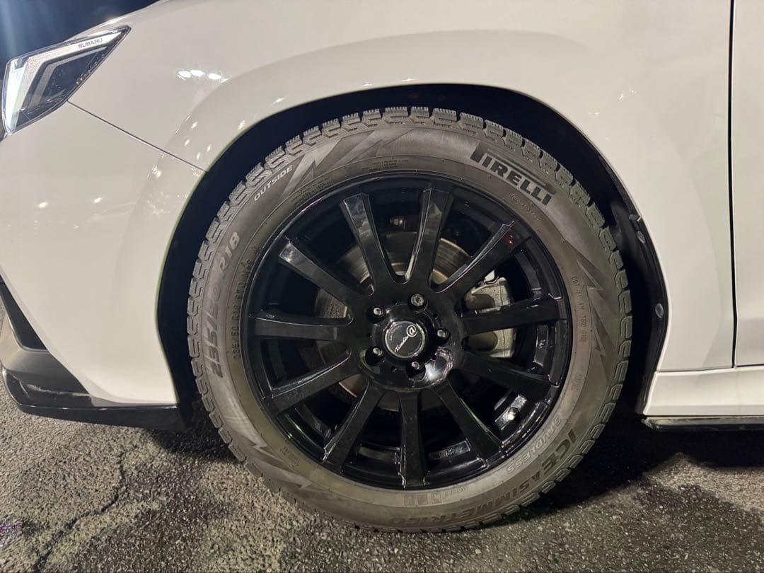 ピレリ PIRELLI 235/50r18 スタッドレス 4本 ホイール付き