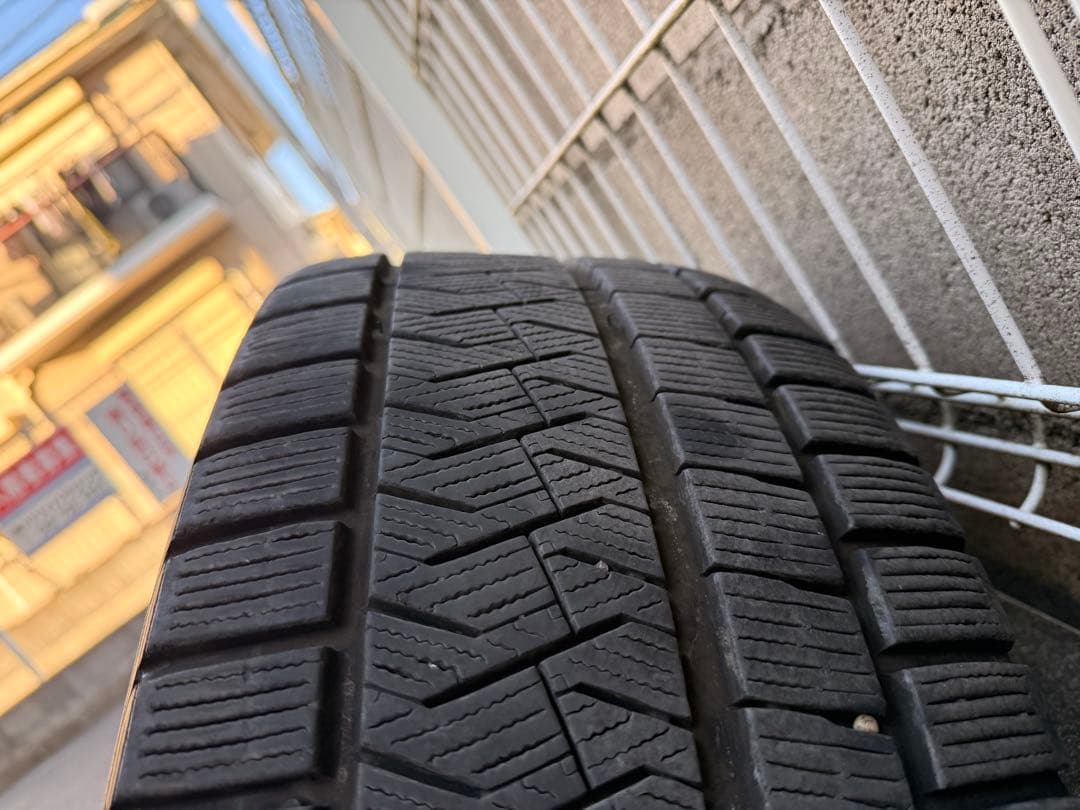ピレリ PIRELLI 235/50r18 スタッドレス 4本 ホイール付き