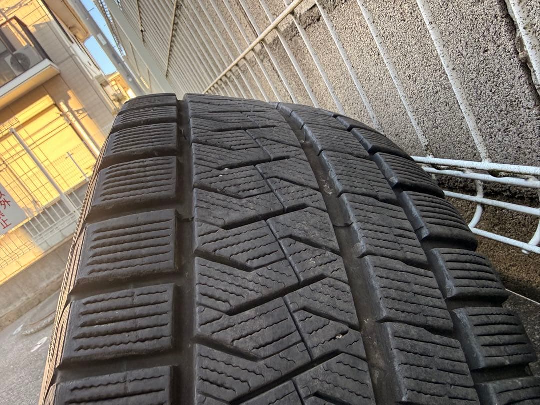 ピレリ PIRELLI 235/50r18 スタッドレス 4本 ホイール付き