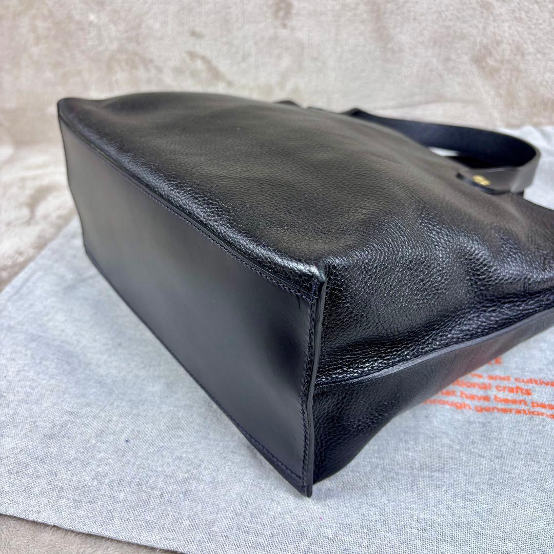 未使用級　IL BISONTE トートバッグ　現行モデル　トートバッグ　ブラック