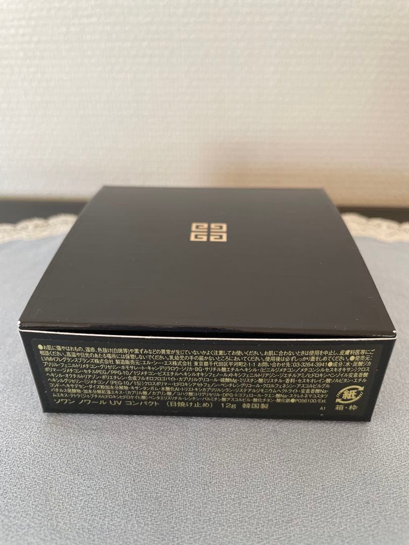 新品・未使用　ジバンシィ　ソワン ノワールUV コンパクト(日焼け止め)