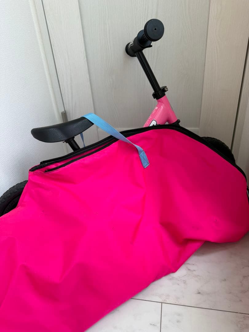 STRIDER バランスバイク ピンク　持ち運びカバー付き