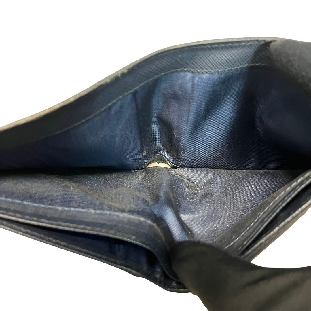 希少✨プラダ 二つ折り財布 サフィアーノレザー ロゴ金具 ネイビー ブルー