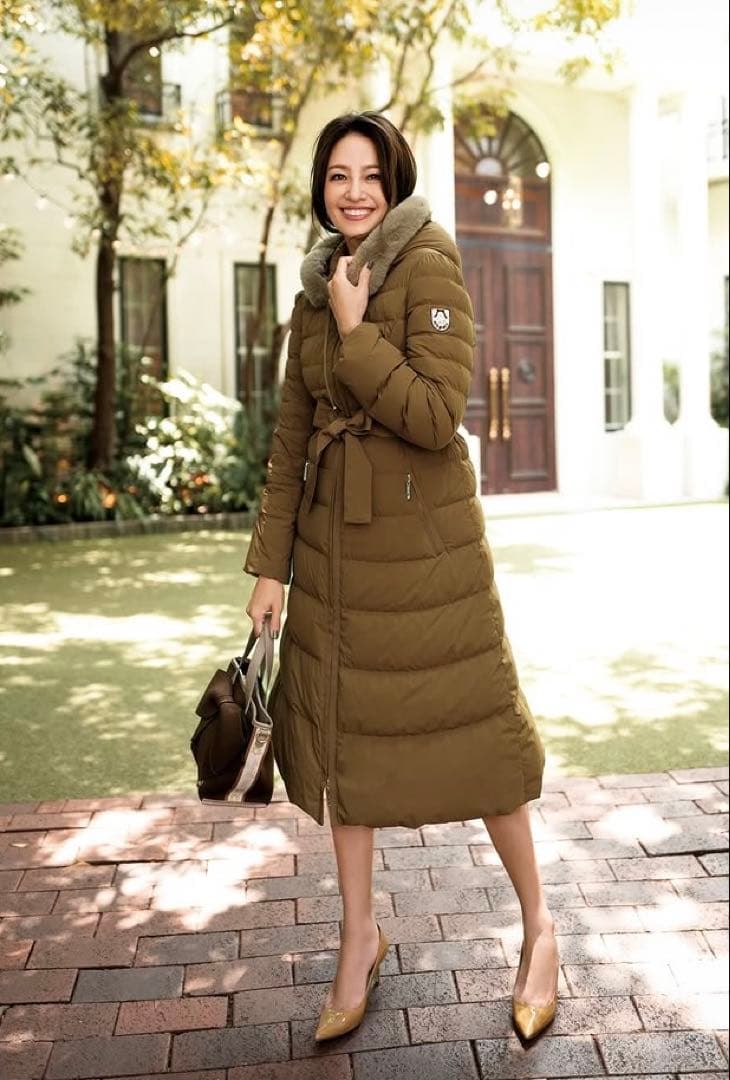 専用です☆新品カタログ掲載品お色違いエムズグレイシー　ダウンコート　42