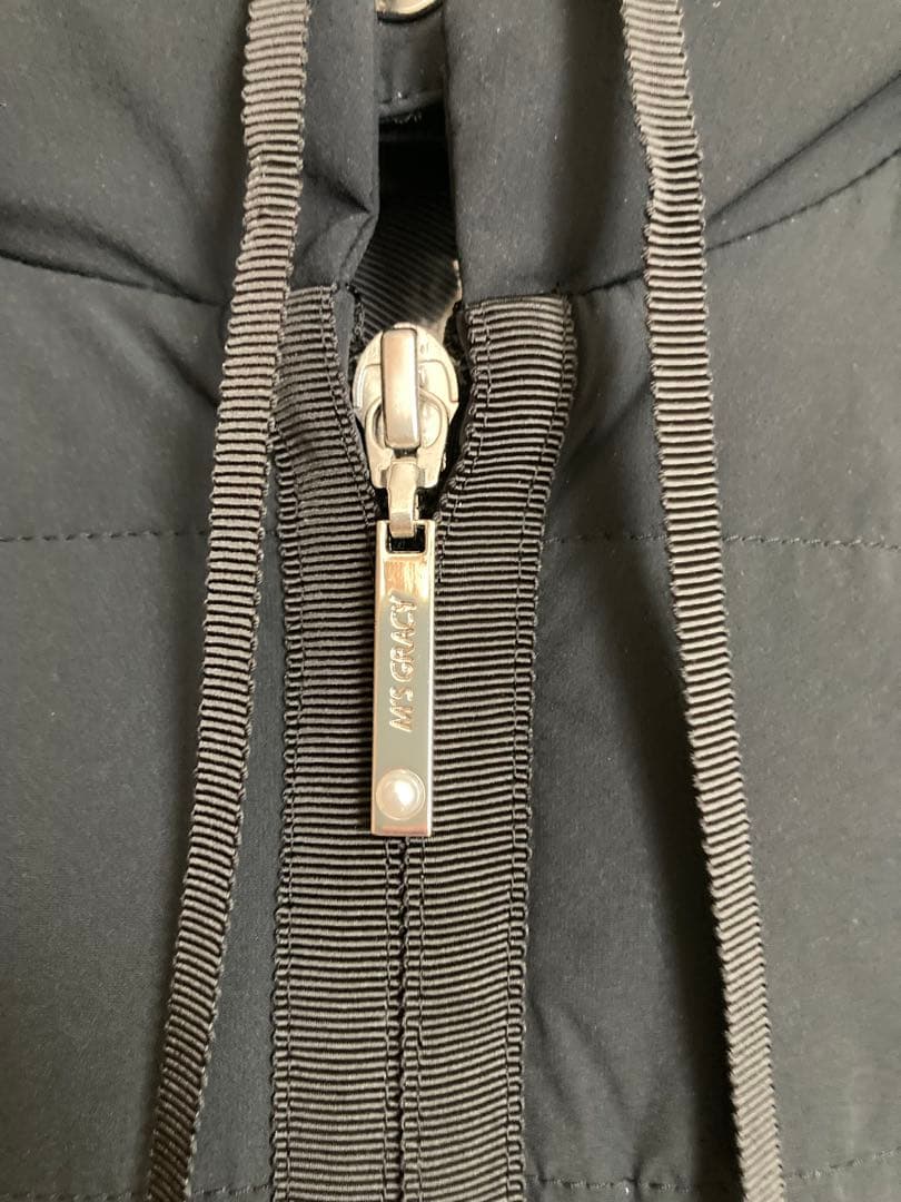 専用です☆新品カタログ掲載品お色違いエムズグレイシー　ダウンコート　42