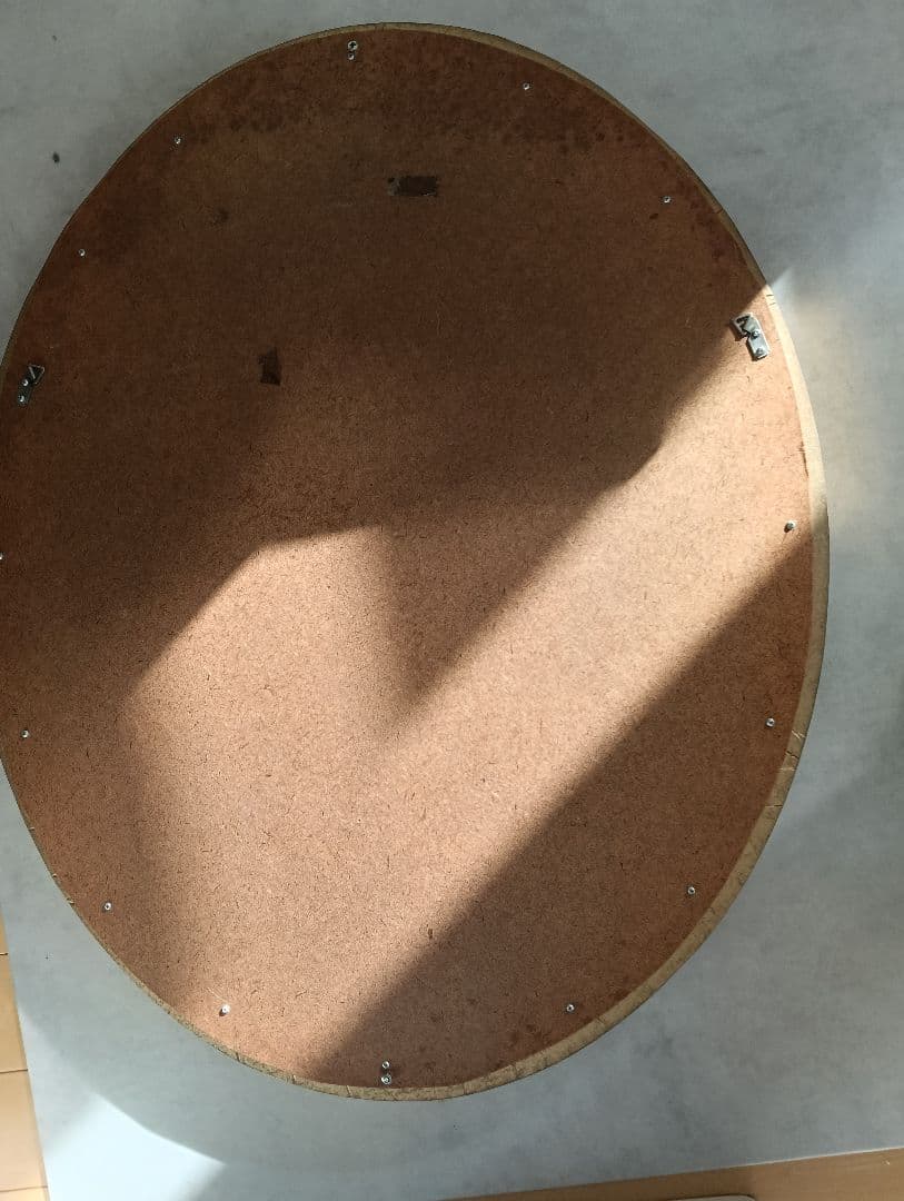 クラシックなゴールドの楕円形壁掛け鏡